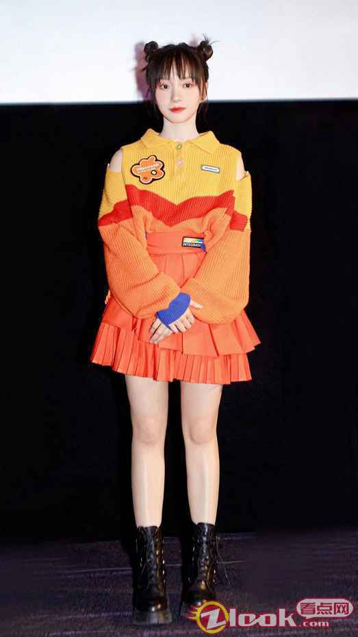 《沐浴之王》举办首映礼 卜冠今着糖果系套装现身