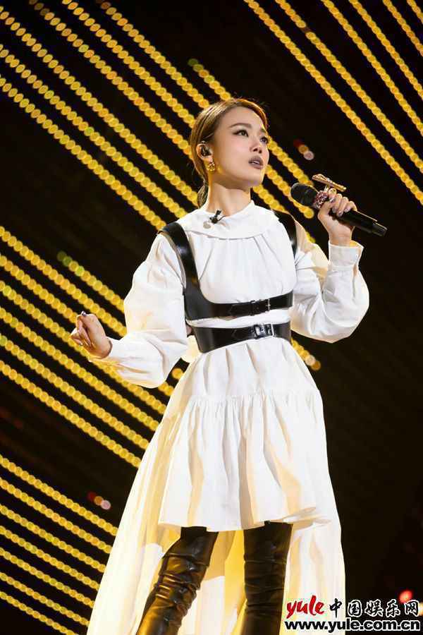 《中国梦之声•我们的歌》“勤深深”惊喜回归 王源重庆话说唱嗨爆全场