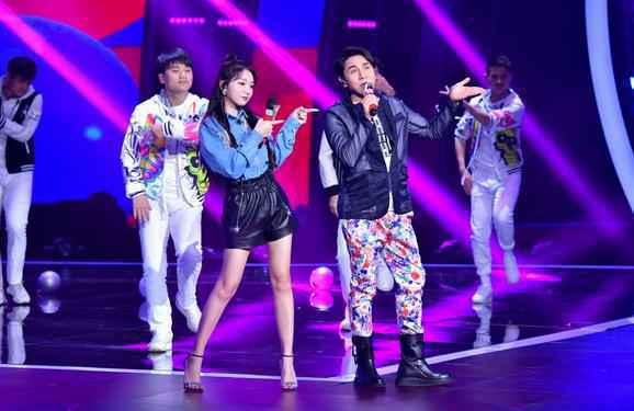 东方卫视《我们的歌》那英肖战唱响经典歌曲蔡健雅“牵手”阿云嘎再现《雨中曲》