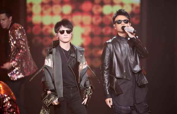 东方卫视《我们的歌》玩转金曲 勤深深高能反转震撼全场