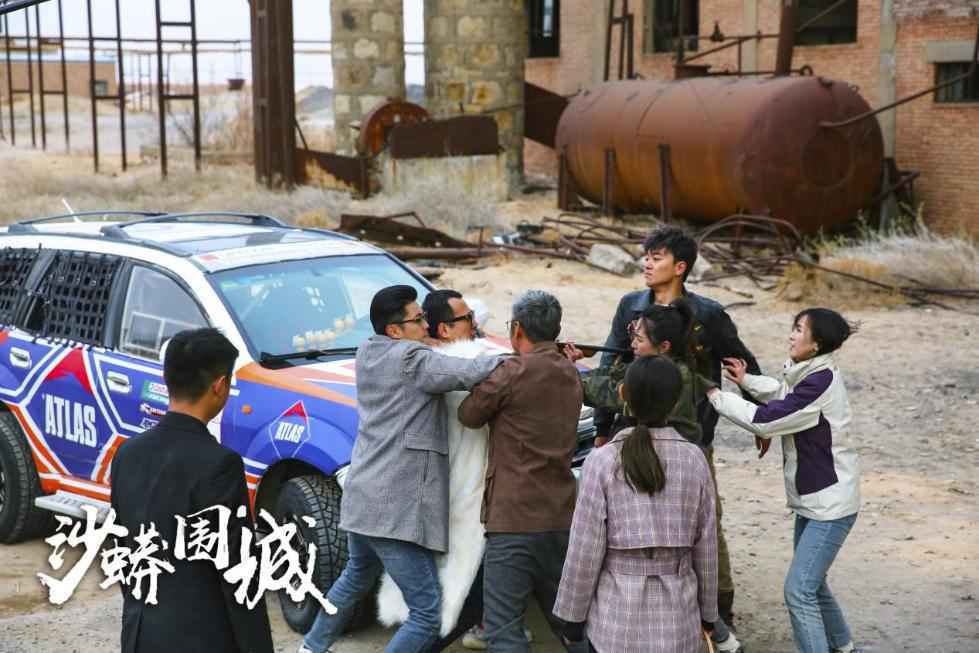 《沙蟒围城》12月17日上线 蛇王复仇人蛇大战