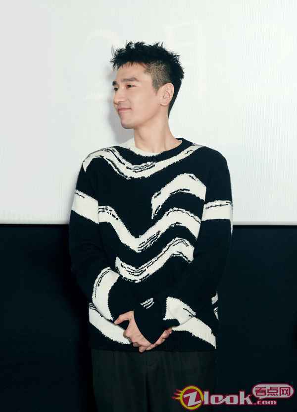 赵又廷出席电影《晴雅集》首映礼 成全场搞笑担当