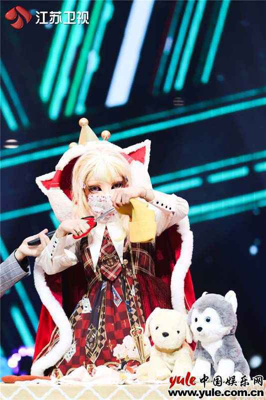 5.别叫我小可爱4 蒙面男团集体热舞活力开场 六位唱将甜蜜配对联袂欢唱