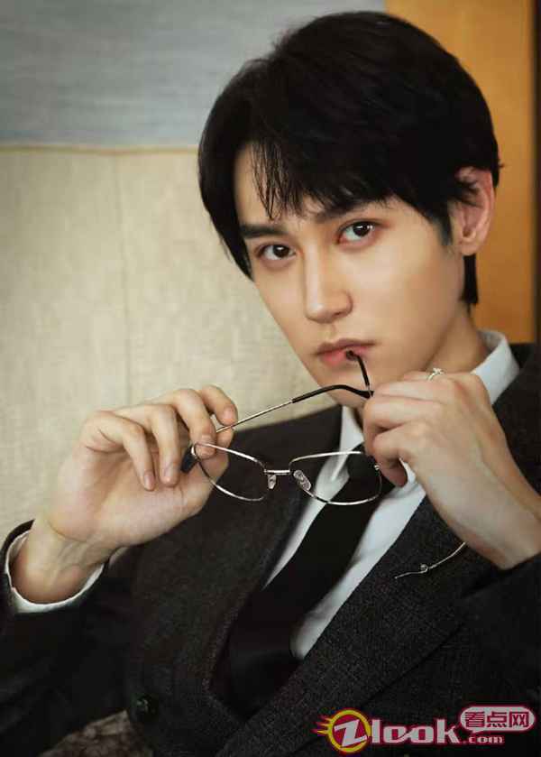 1 汪铎直言《晴雅集》分饰两角压力大 诠释暖心守护心