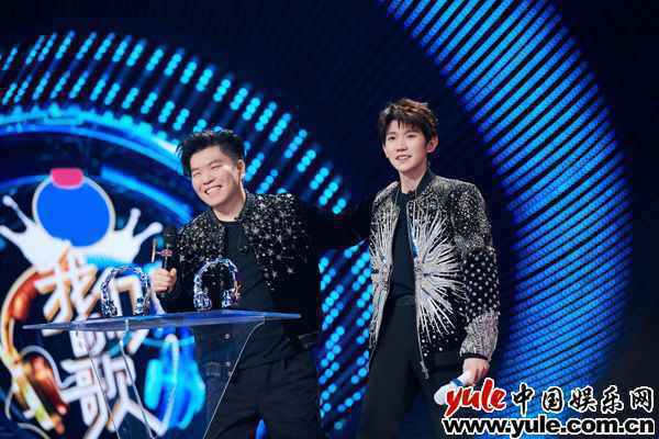 王源《我们的歌》首唱原创新歌 《离家的人才会想听的故事》扣人心弦