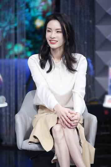 跳水传奇吴敏霞跨界温暖献唱 不忘初心催泪全场