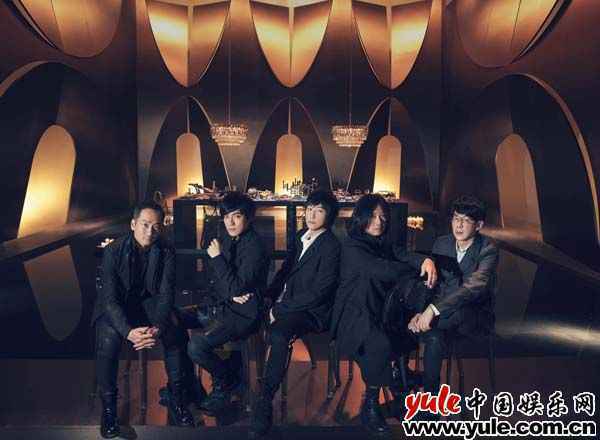 “华人第一天团”五月天睽违965天推新曲《因为你 所以我》