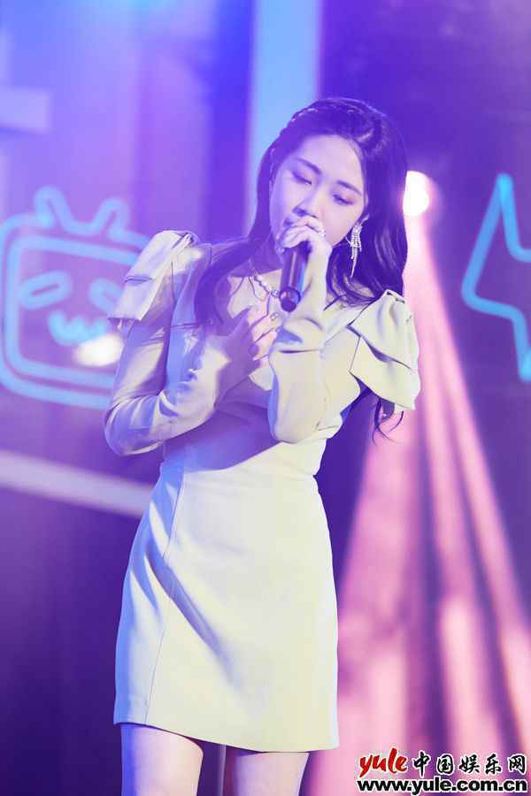 石玺彤“涂鸦梦境”个人巡演开启 现身漫展掀回忆杀