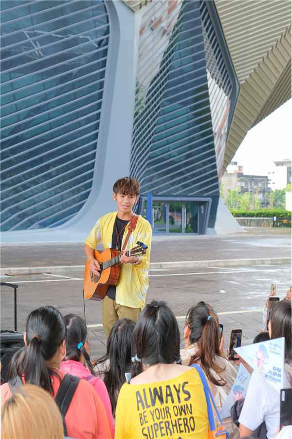 鼓鼓吕思纬北流观光巴士启动