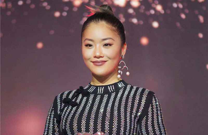 王菊上综艺，大谈男生情感心理，旁边的“吕子乔”不免尴尬了