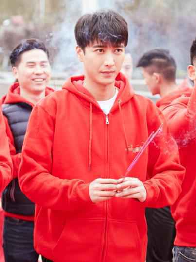 《吉他兄弟》贵州开机 应昊茗变身“小镇青年”白手起家