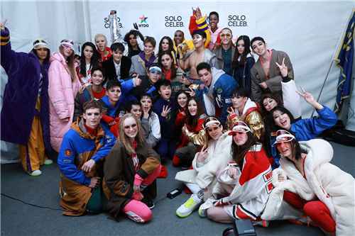 古巨基身兼三职上台走show