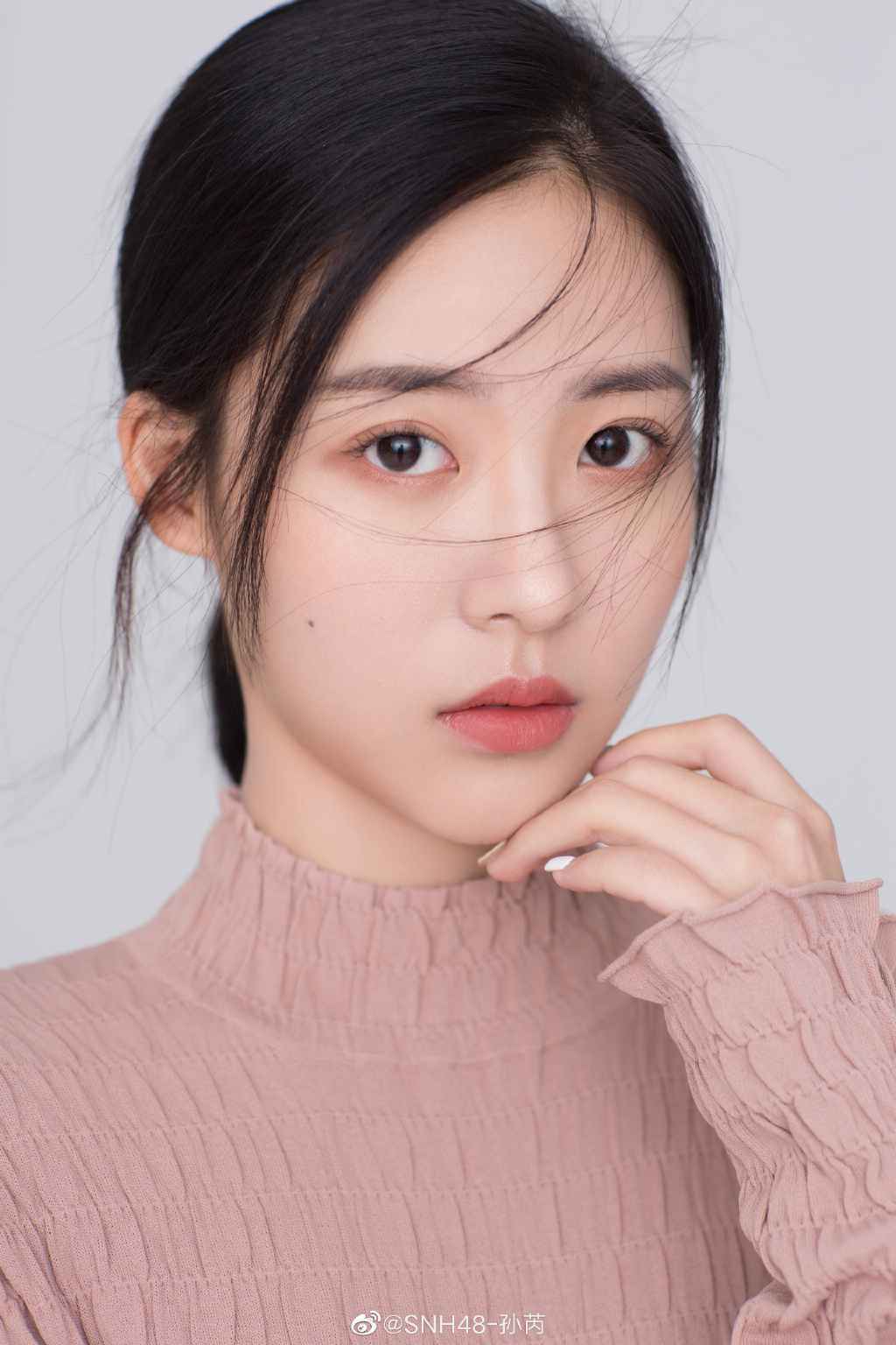 浴缸湿发？赛博朋克？孙芮新EP造型让我直呼“OMG”