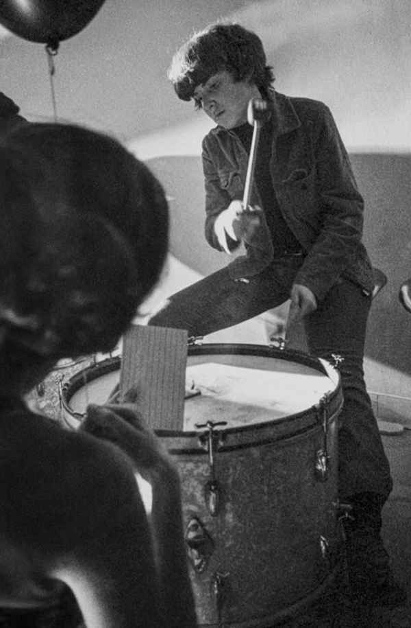 迪士尼动画《寻龙传说》发布新剧照 地下丝绒乐队传记片今年Apple TV+播出