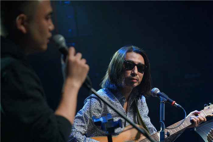 谢天笑唱谈见面会上海完美收官 不插电形式演出将成过去