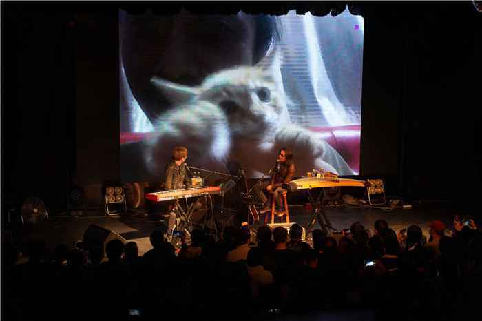 谢天笑唱谈见面会上海完美收官 不插电形式演出将成过去