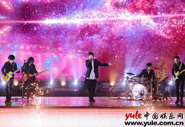 1五月天《好好好想见到你》演唱会桃园六场划下完美句号 因为有你!五月天《因为你 所以我》创下多项好成绩