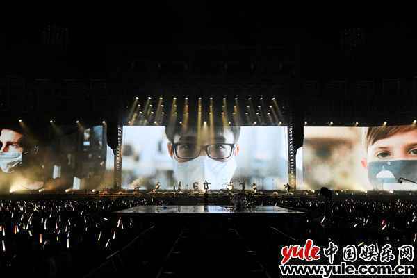 2五月天《勇敢》献给所有无名英雄 因为有你!五月天《因为你 所以我》创下多项好成绩