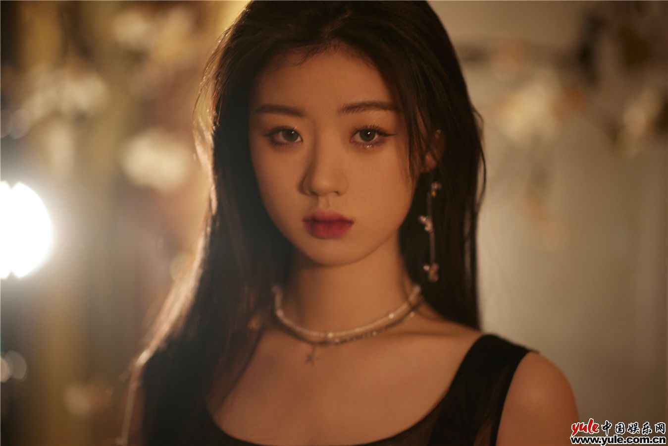 单依纯《在夜里跳舞》柔情上线 城市角落浇铸一人舞台