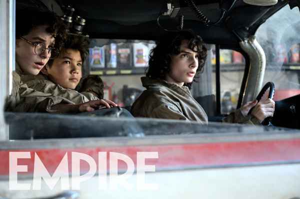 《超能敢死队2020》《杀手妻子的保镖》《新世界》等电影发布新剧照