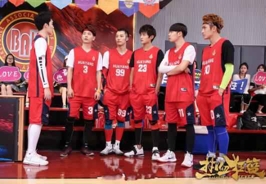 《热血狂篮》佟梦实重振旗鼓，与队友齐心协力挽救球队