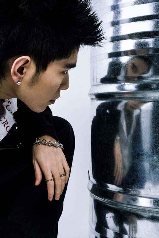 2-DO联手电音制作人Pegasas 为《狼》注入新灵魂