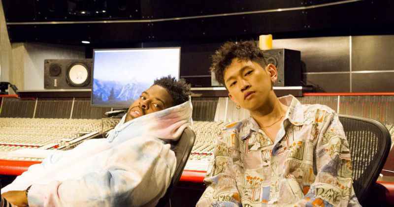 两大R&B鬼才的神合作：Crush＆Pink Sweat$推出单曲！