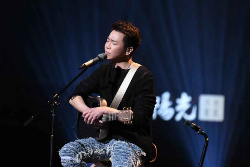 R&B教父陶喆《天赐的声音》首秀 放话胡彦斌大展音乐实力