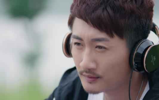 《热血狂篮》华阳球队新教练上任 “破坏”佟梦实邢菲约会