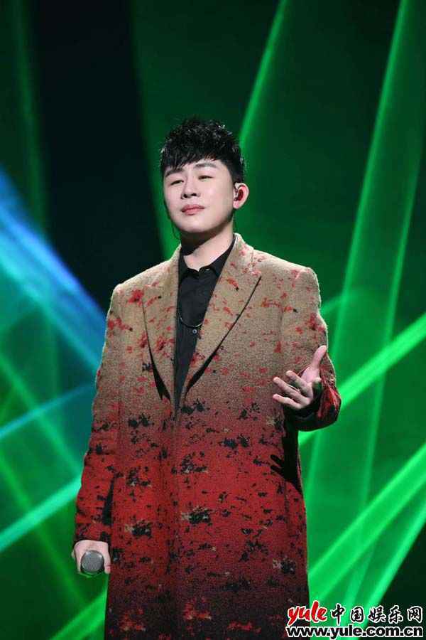 老父亲实锤！胡彦斌帮孟美岐力抢高嘉朗 惊喜国风合作舞台引发猜想