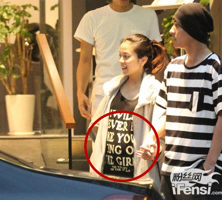 周渝民当爹啦！夫妻双双挺孕肚