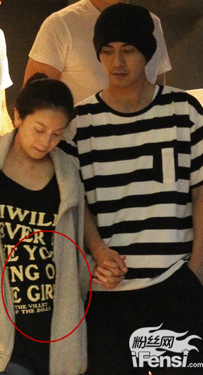 周渝民当爹啦！夫妻双双挺孕肚