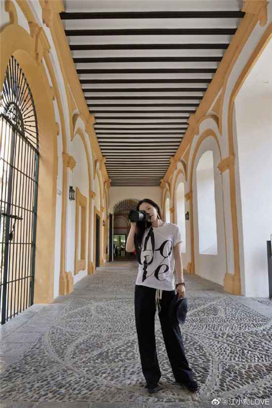 赵薇二十多年前的那首歌,像唱给今天的江一燕