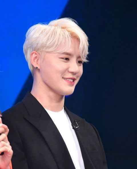 金俊秀睽违十年重返综艺！年末还有招牌演唱会