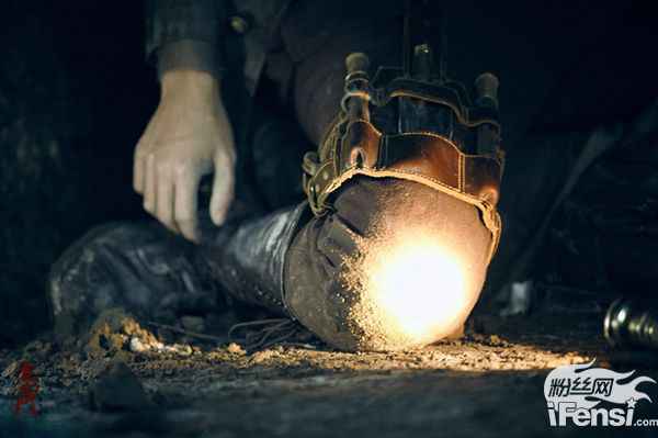 六月播!老九门曝陈伟霆最新剧照 细节图