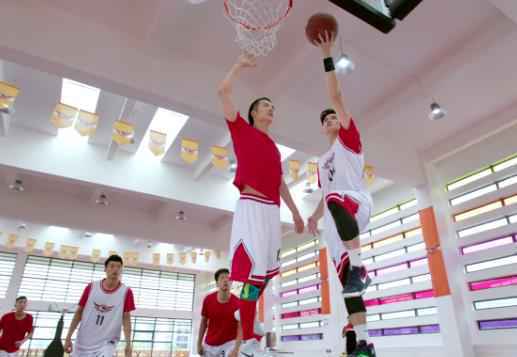 《热血狂篮》华阳球队面临劲敌 杨业明弃赛佟梦实受伤