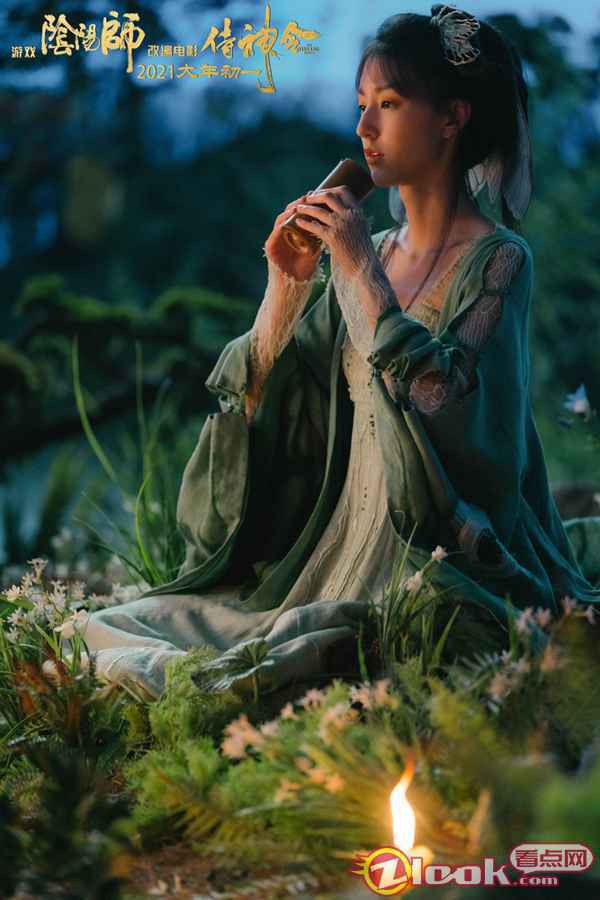 王丽坤沈月王紫璇王悦伊四美贺岁 《侍神令》改编自游戏《阴阳师》