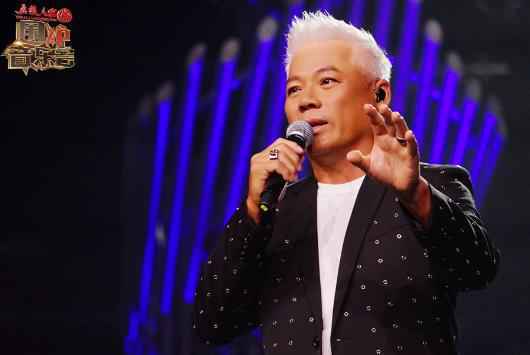 《围炉音乐会》唱响“巫式情歌” 巫启贤“吃醋”张学友