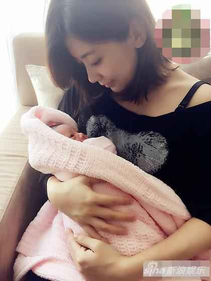 40岁贾静雯剖腹产下小女儿 已秘密结婚