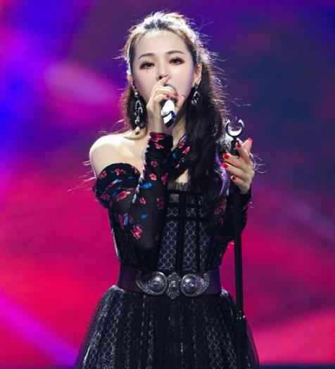 伊能静回应“妈味”质疑：不应偏见 亦母亦友很棒