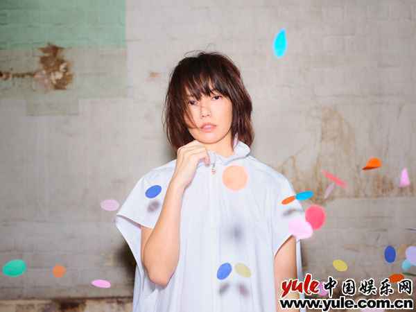 孙燕姿再度无预警献惊喜！时隔19年全创作新单曲《余额》上线