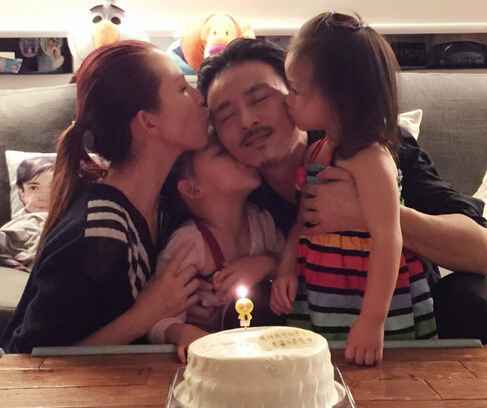 蔡少芬时刻开启炫夫模式 珍惜天伦之乐