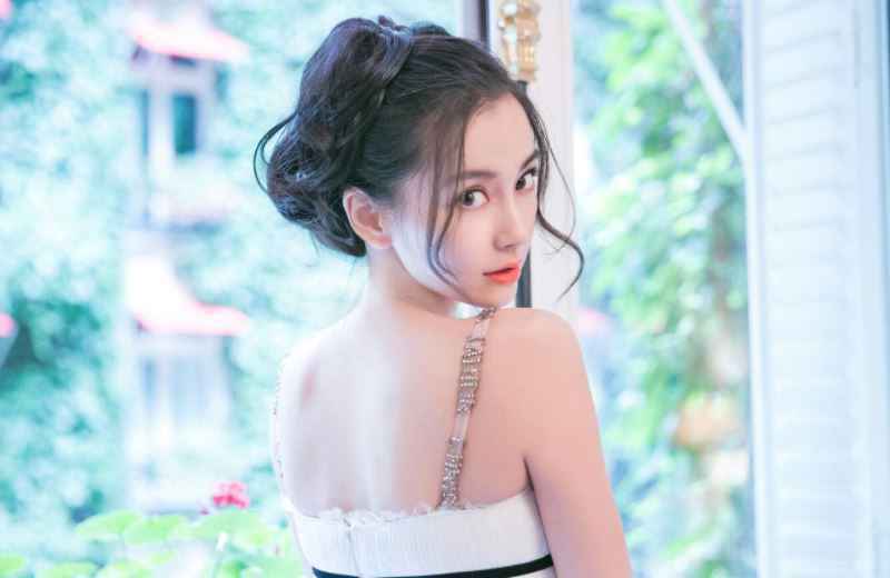 《王牌对王牌》上演谍战戏码,特工杨颖一句话却暴露了身份