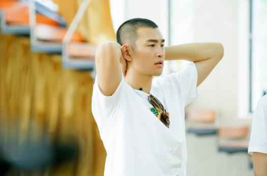 《青春同学会》王彦霖曾黎惊喜加盟，“神秘嘉宾”上演“恐怖”整蛊