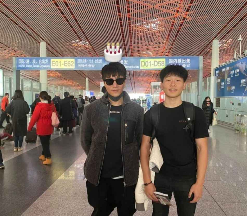 儿子陈尊佑0点晒照为陈坤庆生 感慨上次见面已是去年