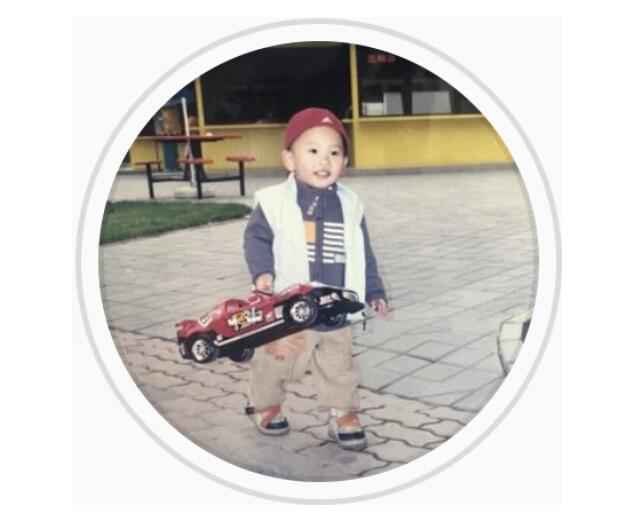 儿子陈尊佑0点晒照为陈坤庆生 感慨上次见面已是去年