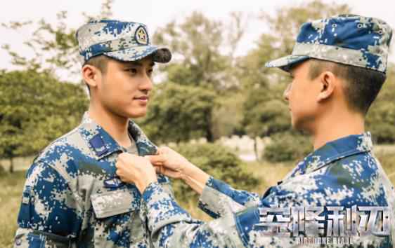 《空降利刃》开播 张赫转型“热血硬汉”获好评