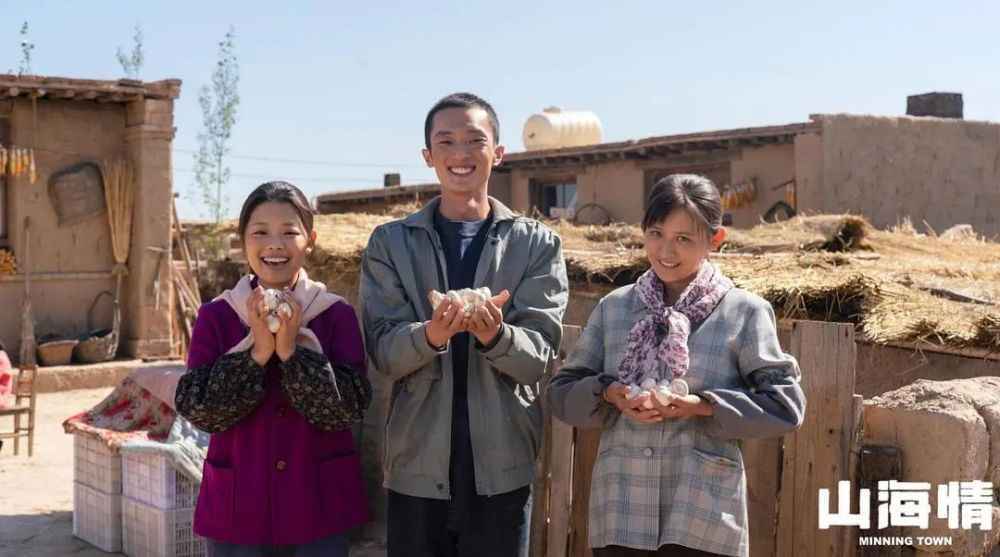 热依扎:背着吸奶器去试戏 哺乳期演水花很累却打心底高兴