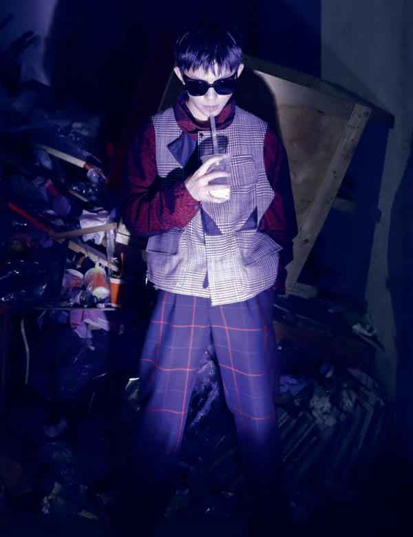 易烊千玺 | 进两步，退一步