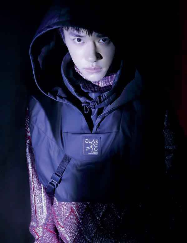 易烊千玺 | 进两步，退一步